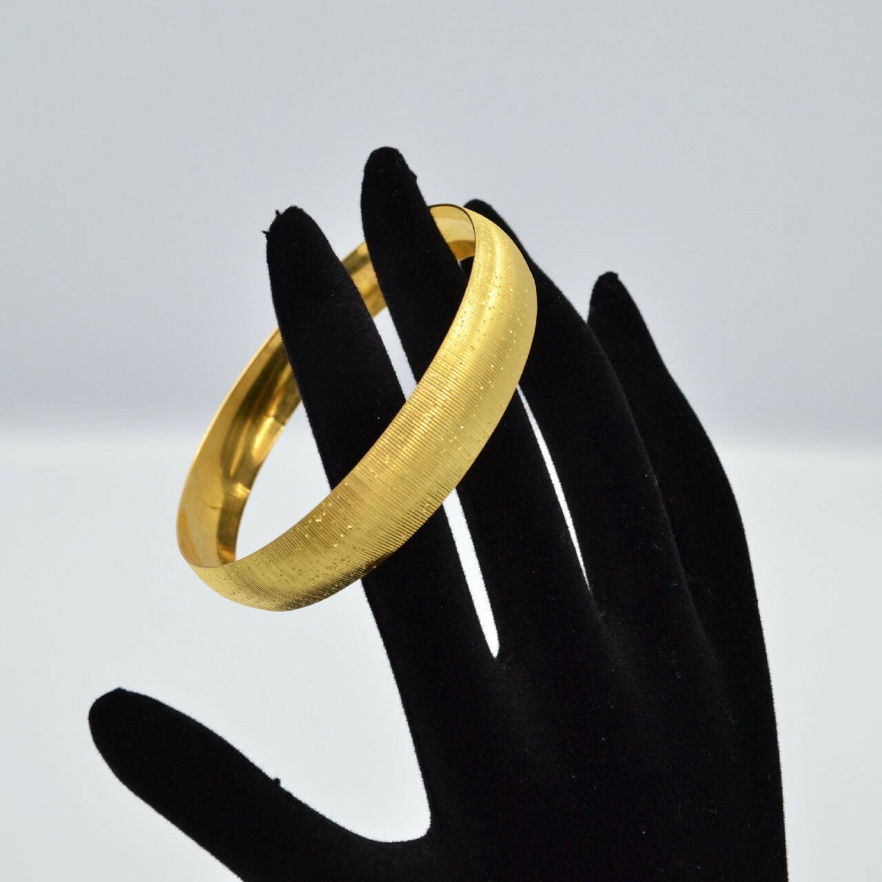 25 Gr 22 Ayar Nokta Desenli Bilezik